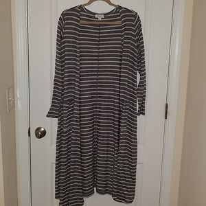 LuLaRoe Sarah duster - small gray and white stripe